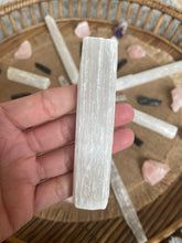 Load image into Gallery viewer, Selenite rod 10cm