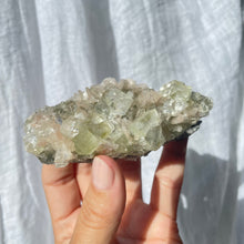 Load image into Gallery viewer, Green apophyllite with stilbite (GAS1)