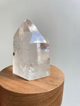 Load image into Gallery viewer, Clear Quartz medium generator (CQM4)