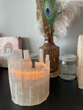 Load image into Gallery viewer, Selenite tea light holders