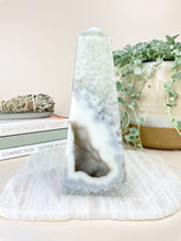 Load image into Gallery viewer, Druzy Agate Obelisk Tower Crystals Sydney Australia