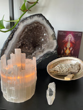 Load image into Gallery viewer, Selenite tea light holders