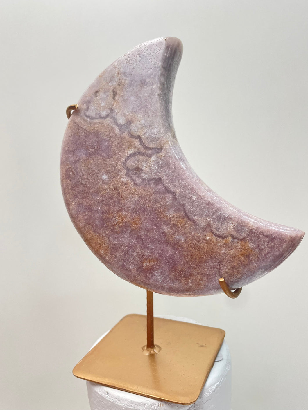 Pink Amethyst Moon with gold stand (PAM8)