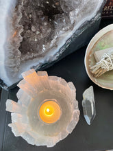 Load image into Gallery viewer, Selenite tea light holders
